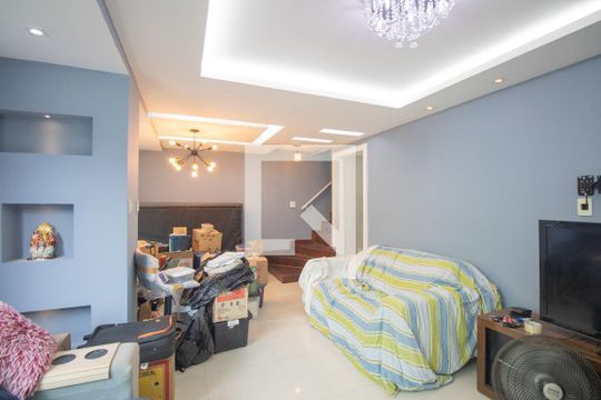 Sala de casa para alugar com 3 quartos, 240m² em Camarão, São Gonçalo