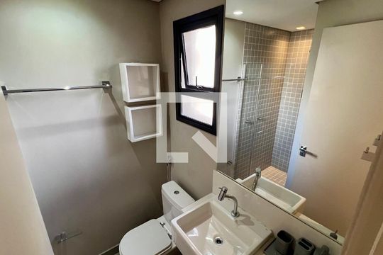 Banheiro da Suíte de kitnet/studio para alugar com 1 quarto, 32m² em Pinheiros, São Paulo