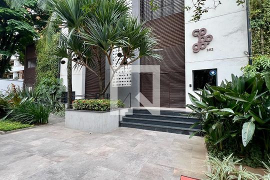 Fachada de kitnet/studio para alugar com 1 quarto, 32m² em Pinheiros, São Paulo