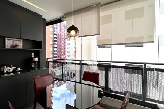 Varanda de kitnet/studio para alugar com 1 quarto, 32m² em Pinheiros, São Paulo