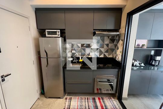 Cozinha de kitnet/studio para alugar com 1 quarto, 32m² em Pinheiros, São Paulo