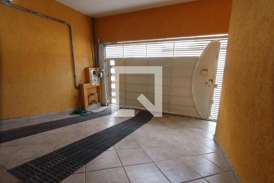 Garagem de casa para alugar com 3 quartos, 180m² em Jardim Vila Formosa, São Paulo