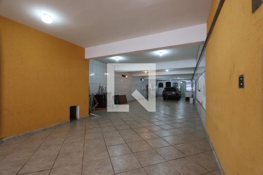 Garagem de casa para alugar com 3 quartos, 180m² em Jardim Vila Formosa, São Paulo