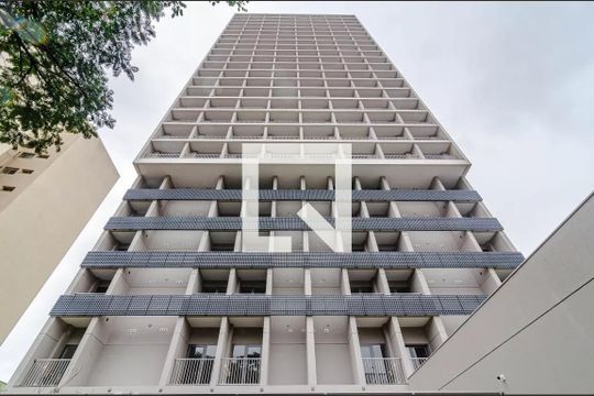 Fachada de kitnet/studio para alugar com 1 quarto, 27m² em Pinheiros, São Paulo