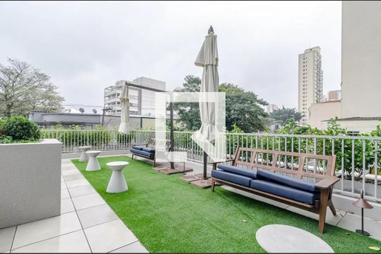 Área comum de kitnet/studio para alugar com 1 quarto, 27m² em Pinheiros, São Paulo