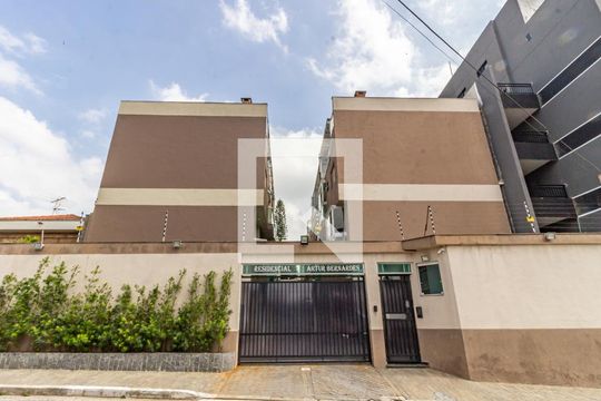 Fachada de casa de condomínio para alugar com 3 quartos, 210m² em Vila Invernada, São Paulo