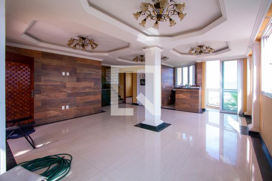 Casa à venda com 6 quartos, 500m² em Piratininga, Niterói