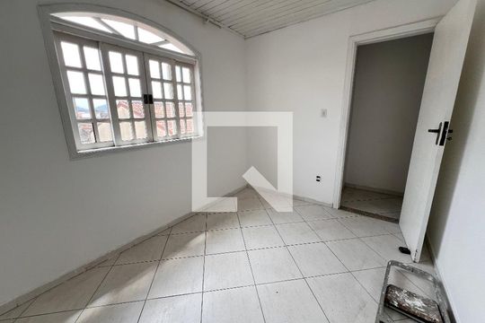 Quarto 01 de casa de condomínio à venda com 4 quartos, 254m² em Taquara, Rio de Janeiro