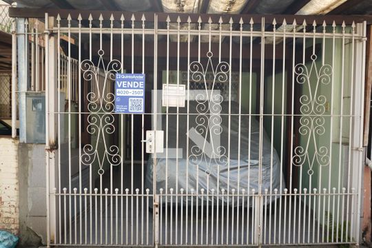 Fachada + Placa de casa à venda com 3 quartos, 131m² em Vila Prudente, São Paulo
