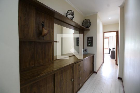 Corredor dos Quartos de casa de condomínio à venda com 4 quartos, 428m² em Taquara, Rio de Janeiro