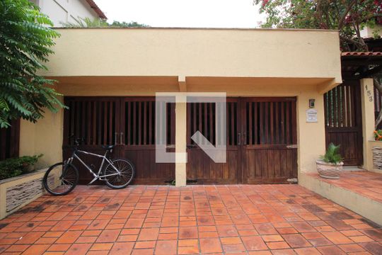 Garagem de casa de condomínio à venda com 4 quartos, 428m² em Taquara, Rio de Janeiro