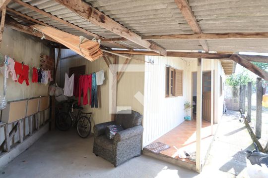 Área externa de casa à venda com 10 quartos, 467m² em Niterói, Canoas