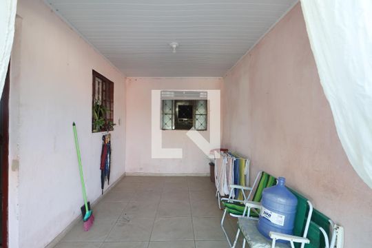 Garagem de casa à venda com 10 quartos, 467m² em Niterói, Canoas