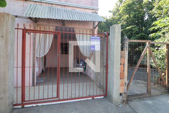 Fachada de casa à venda com 10 quartos, 467m² em Niterói, Canoas
