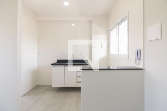 Cozinha de apartamento para alugar com 1 quarto, 32m² em Chácara Califórnia, São Paulo