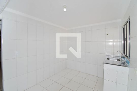 Cozinha  de casa para alugar com 3 quartos, 60m² em Residencial Parque Cumbica, Guarulhos