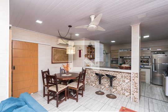 Sala de Jantar de casa à venda com 3 quartos, 230m² em Olaria, Rio de Janeiro