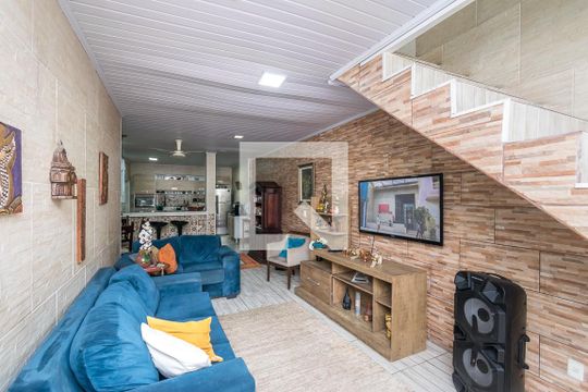 Sala de casa à venda com 3 quartos, 230m² em Olaria, Rio de Janeiro