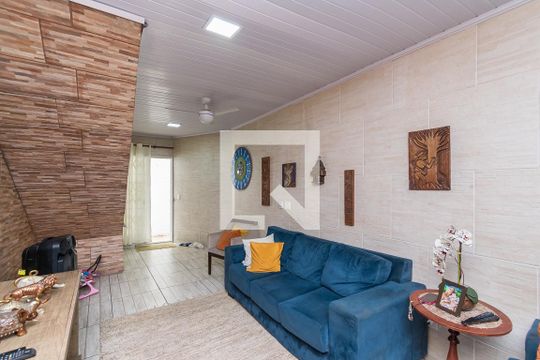 Sala de casa à venda com 3 quartos, 230m² em Olaria, Rio de Janeiro