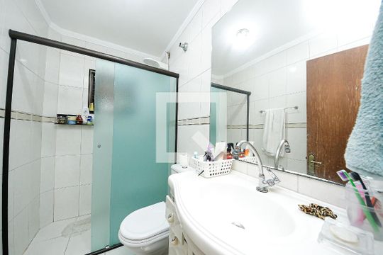 Banheiro de casa para alugar com 4 quartos, 232m² em Vila Antonieta, São Paulo
