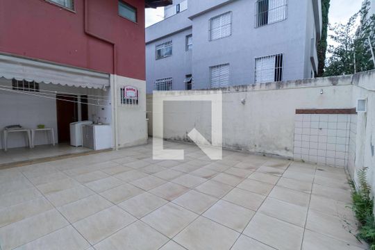 Quintal de casa para alugar com 3 quartos, 231m² em Castelo, Belo Horizonte