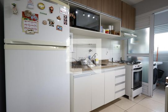 Cozinha de apartamento para alugar com 2 quartos, 50m² em Vila Andrade, São Paulo