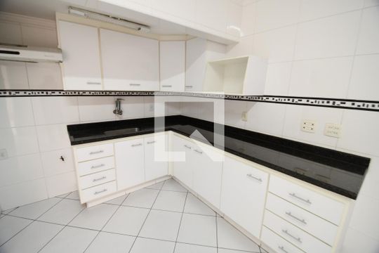 Cozinha de casa para alugar com 3 quartos, 225m² em Vila Industrial (campinas), Campinas