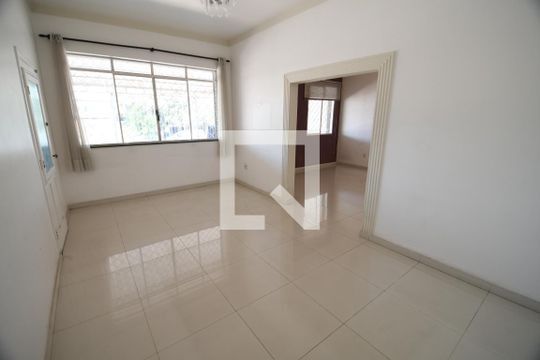 Sala 1 de casa para alugar com 3 quartos, 225m² em Vila Industrial (campinas), Campinas