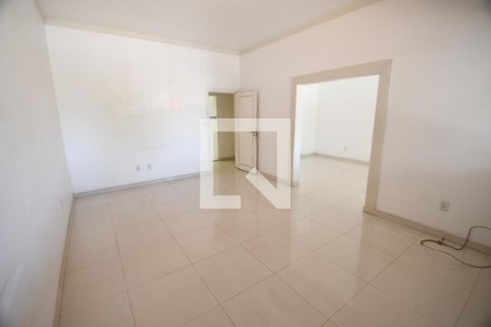 Sala 2 de casa para alugar com 3 quartos, 225m² em Vila Industrial (campinas), Campinas