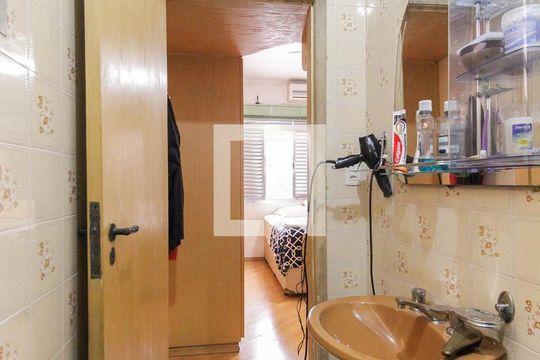 Banheiro da Suíte de casa à venda com 4 quartos, 150m² em Vila Pedroso, São Paulo