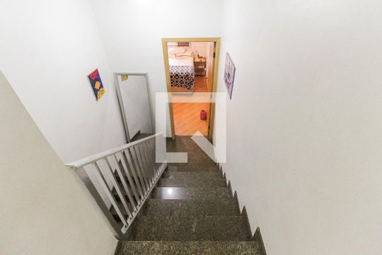 Corredor de casa à venda com 4 quartos, 150m² em Vila Pedroso, São Paulo