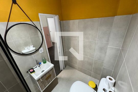 Banheiro de casa de condomínio para alugar com 4 quartos, 104m² em Centro, São Leopoldo