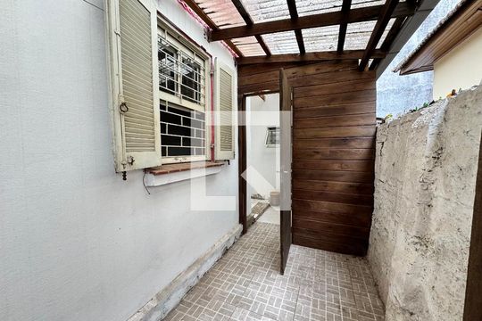 Corredor de casa de condomínio para alugar com 4 quartos, 104m² em Centro, São Leopoldo