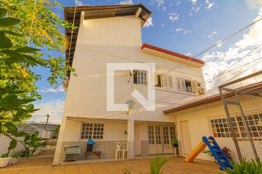 Área comum de casa à venda com 6 quartos, 410m² em São Luis, Canoas