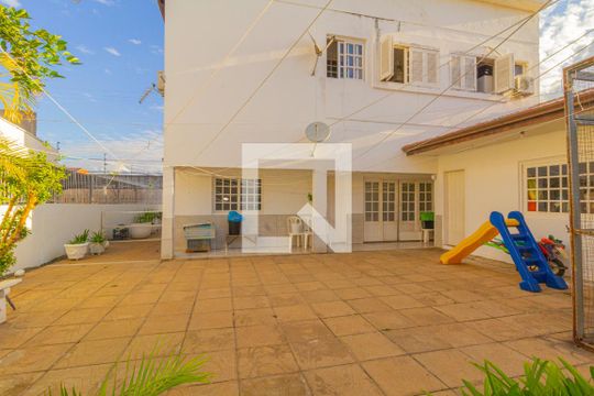 Área comum de casa à venda com 6 quartos, 410m² em São Luis, Canoas