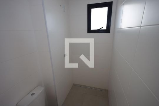 Banheiro de apartamento para alugar com 1 quarto, 45m² em Setor Bueno, Goiânia