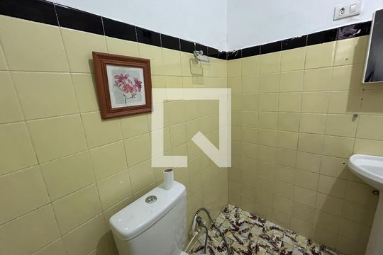 Banheiro de casa para alugar com 2 quartos, 97m² em Piedade, Rio de Janeiro