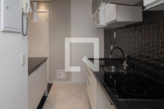 Cozinha de apartamento para alugar com 2 quartos, 51m² em Chácara Cruzeiro do Sul, São Paulo