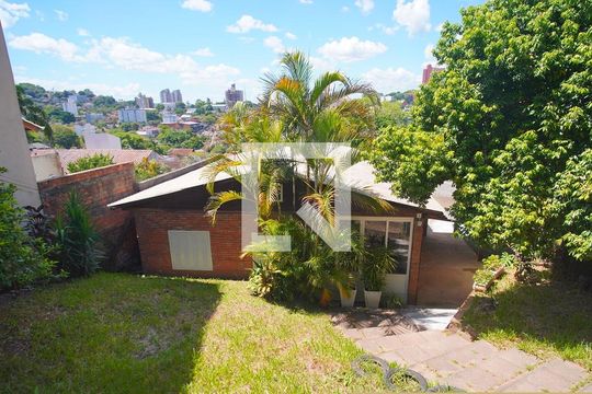 Quintal de casa à venda com 3 quartos, 85m² em Guarani, Novo Hamburgo
