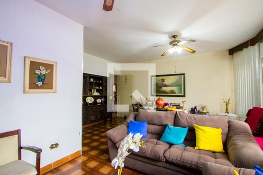Sala de casa à venda com 3 quartos, 250m² em Vila Scarpelli, Santo André