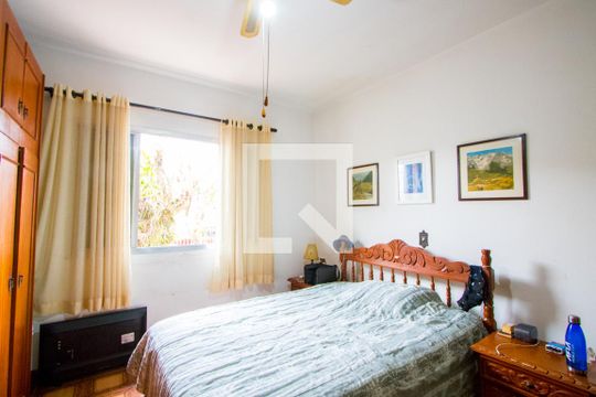  Suíte de casa à venda com 3 quartos, 250m² em Vila Scarpelli, Santo André
