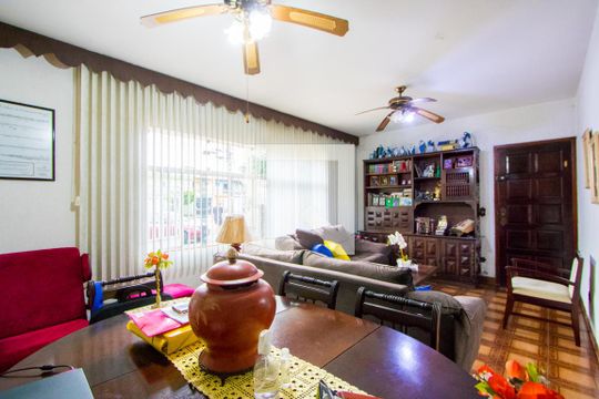 Casa à venda com 3 quartos, 250m² em Vila Scarpelli, Santo André