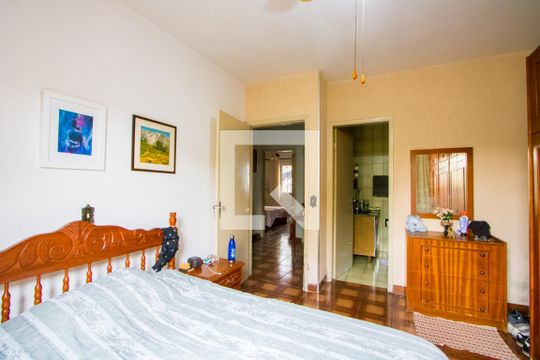  Suíte de casa à venda com 3 quartos, 250m² em Vila Scarpelli, Santo André