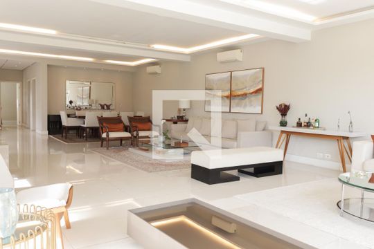 Casa à venda com 4 quartos, 400m² em Planalto Paulista, São Paulo