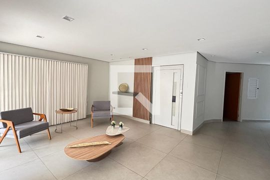 Hall de entrada de apartamento à venda com 3 quartos, 80m² em Vila Assunção, Santo André