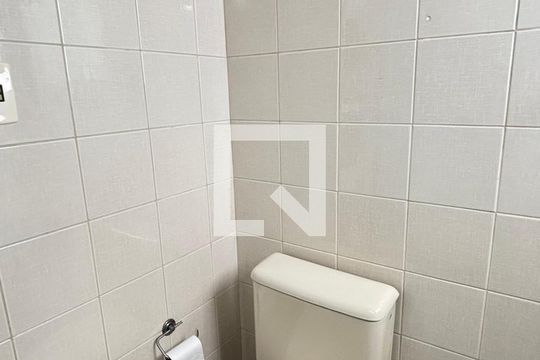 Banheiro de apartamento à venda com 3 quartos, 80m² em Vila Assunção, Santo André