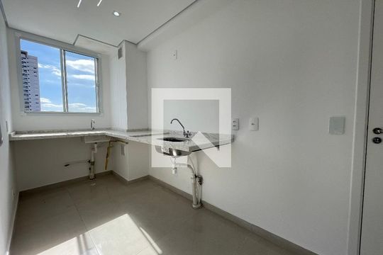 Cozinha de apartamento à venda com 2 quartos, 39m² em Vila Gomes, São Paulo