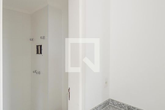 Banheiro de apartamento à venda com 1 quarto, 42m² em Rudge Ramos, São Bernardo do Campo
