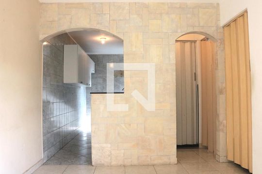 Sala de estar. de apartamento para alugar com 2 quartos, 44m² em Jardim Cristal, São Paulo