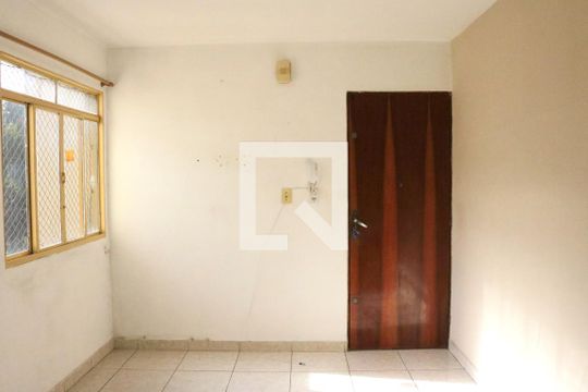 Sala de estar. de apartamento para alugar com 2 quartos, 44m² em Jardim Cristal, São Paulo